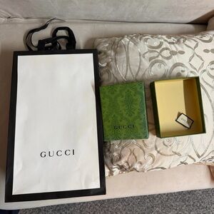 Auth GUCCI Logo Shopping Tote Bag Empty Gift Bag . 15" x 9" x 6" inches